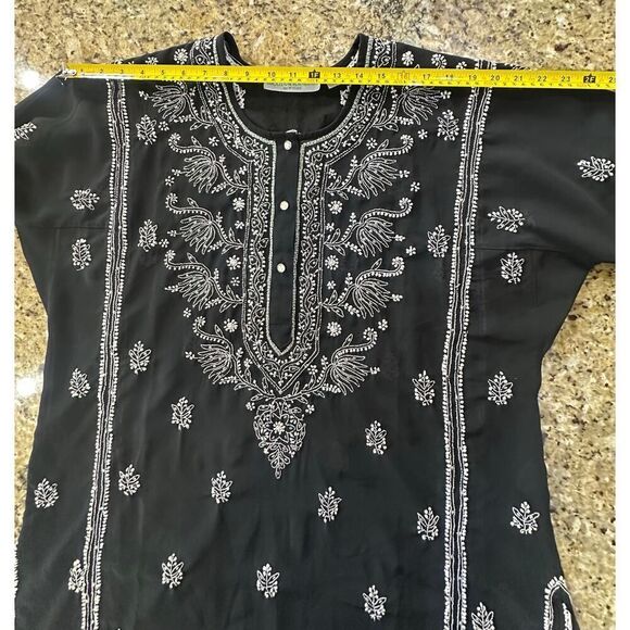 Graham Kandiah NY Embellished Long Sleeve Tunic Flowy Black White Top Size Large - Picture 11 of 16